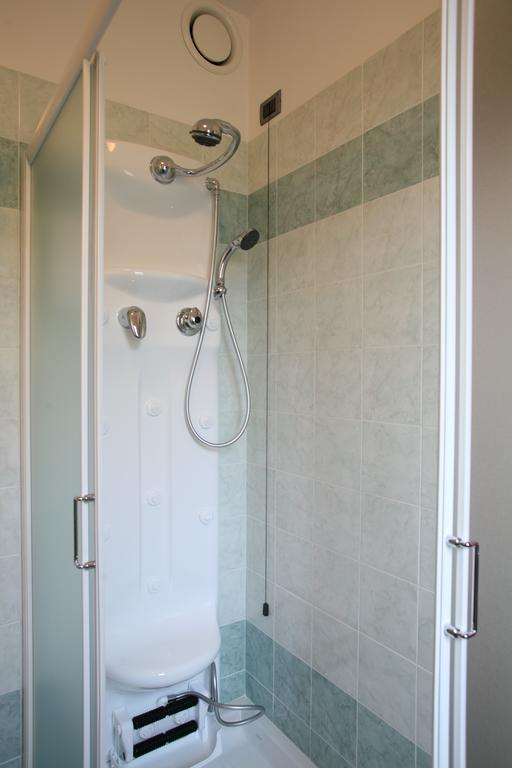 Hotel 5 Vie Almenno San Salvatore Pokój zdjęcie