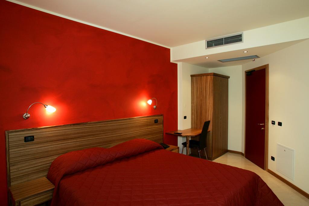 Hotel 5 Vie Almenno San Salvatore Pokój zdjęcie