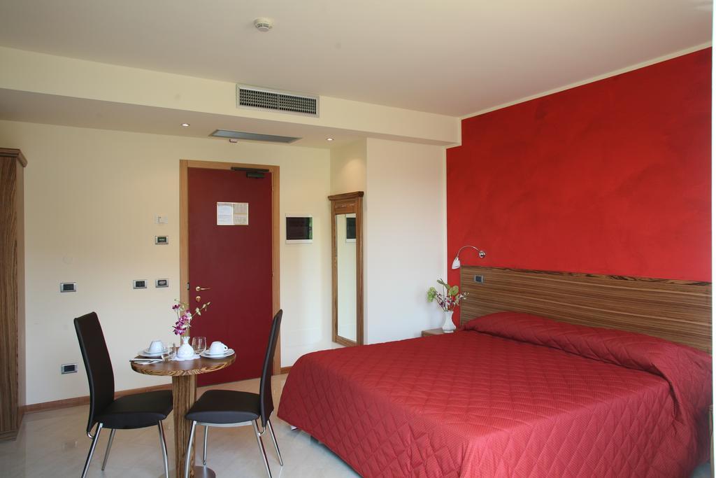Hotel 5 Vie Almenno San Salvatore Pokój zdjęcie